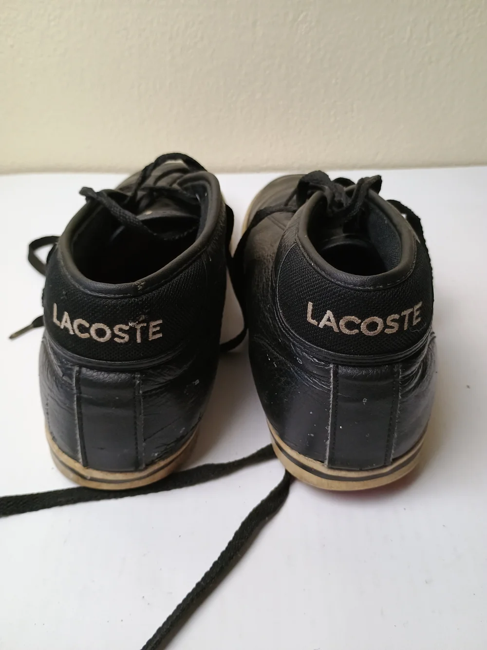 Lacoste Ampthill Men’s Size 10 Black Leather Mid-Top Sneakers - Chukka